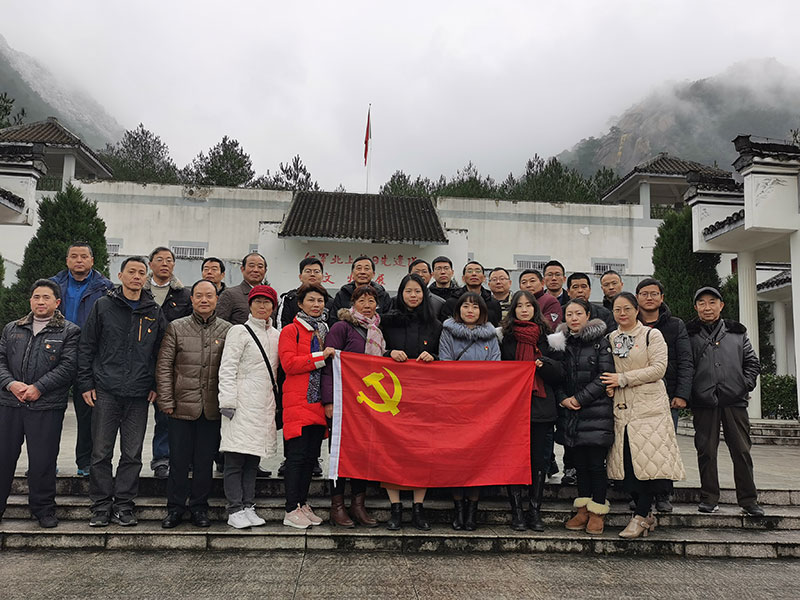 屯溪區(qū)委辦黨支部、屯溪城建投公司黨支部聯(lián)合開展主題黨日共建活動(dòng)