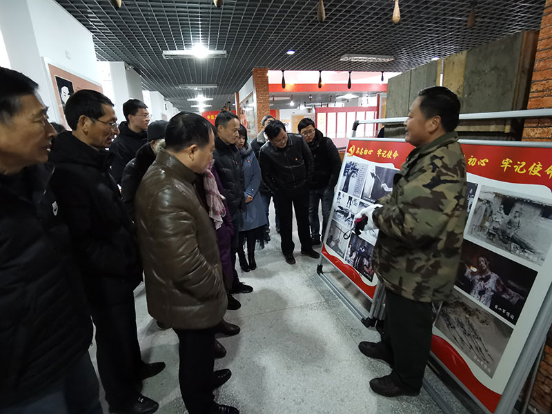 屯溪區(qū)委辦黨支部、屯溪城建投公司黨支部聯(lián)合開展主題黨日共建活動(dòng)
